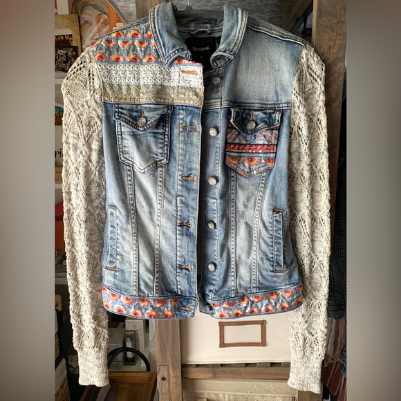 ✨New! Disney Desigual Mickey Embroidered Jean Jacket - Picture 4 of 12